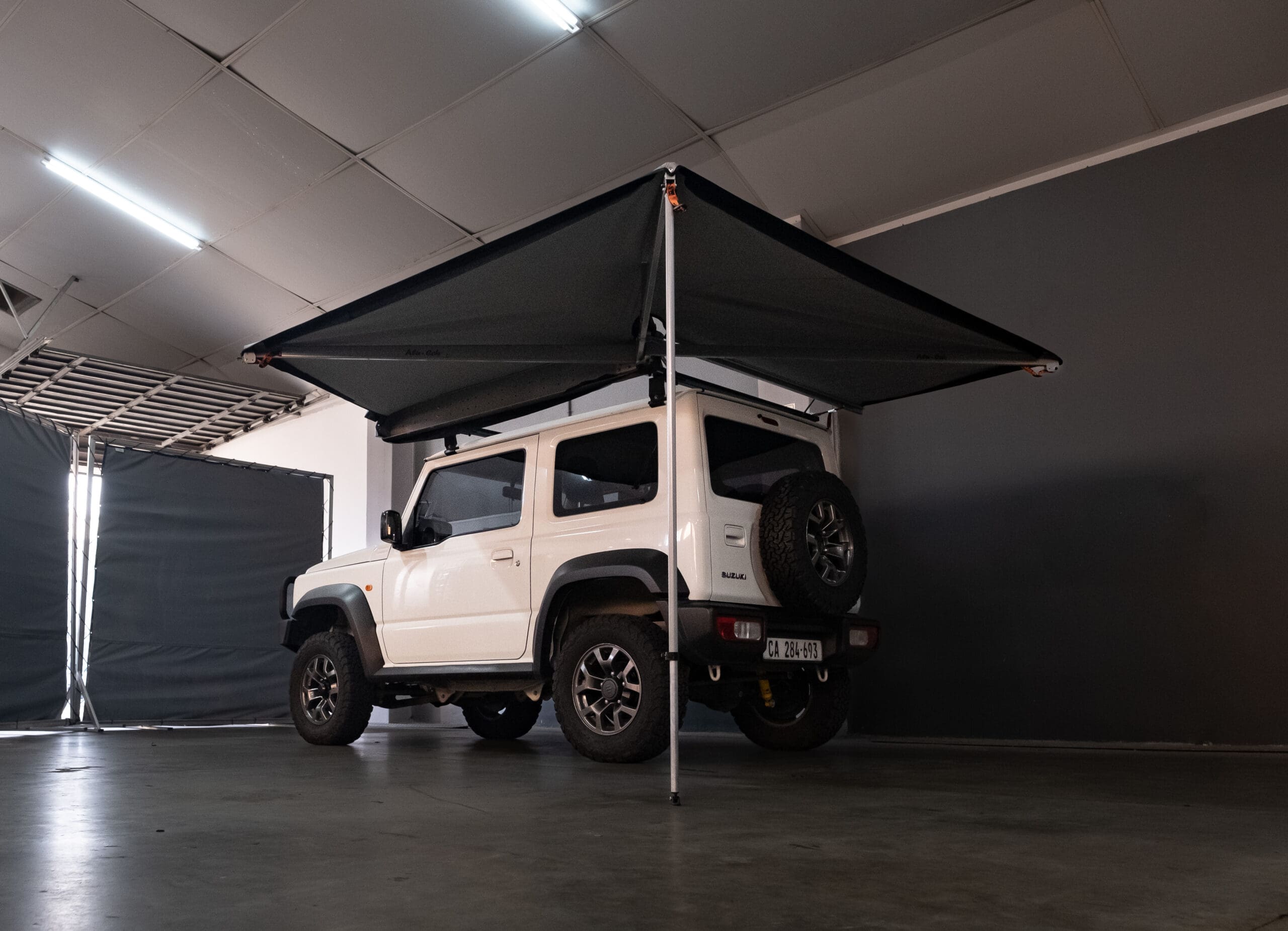 Alu Cab 2M 270 degree shadow awning RHS